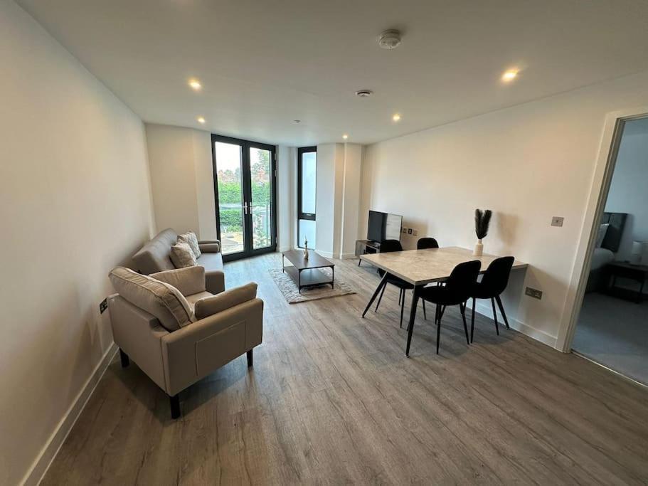 Stylish Central York Apartment Free Parking & Gym Luaran gambar