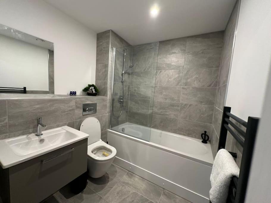 Stylish Central York Apartment Free Parking & Gym Luaran gambar